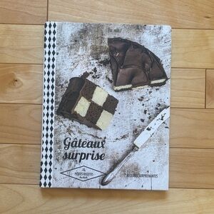 Chocolate and Vanilla Cake Recipe Book